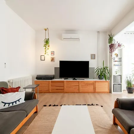 Modern Flat With Central Location In Kadikoy Apartment